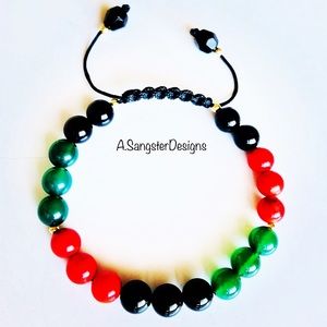Red Black Green! Coral, Onyx + Green Onyx Bracelet
